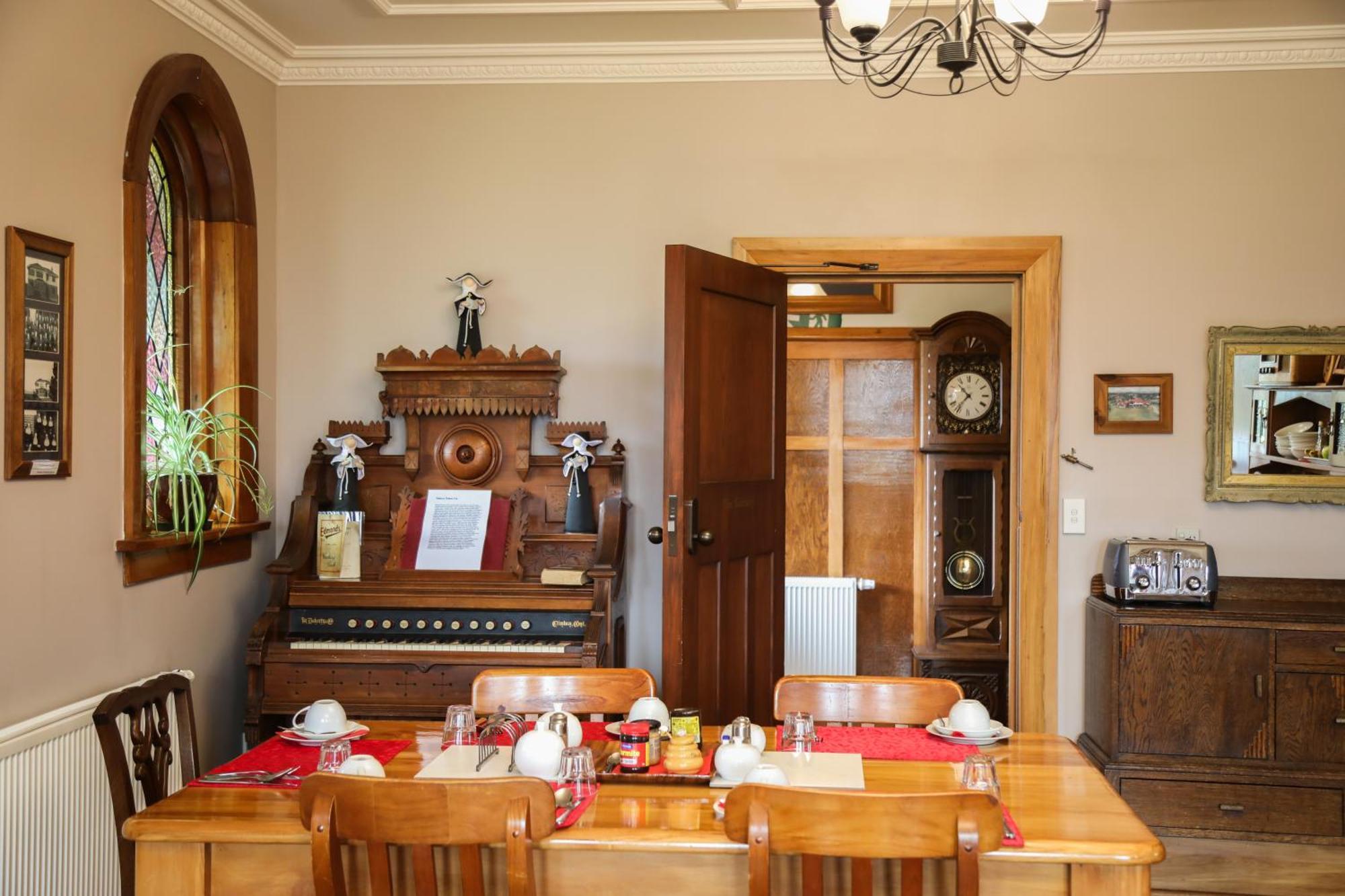 Te Anau Lodge Ngoại thất bức ảnh