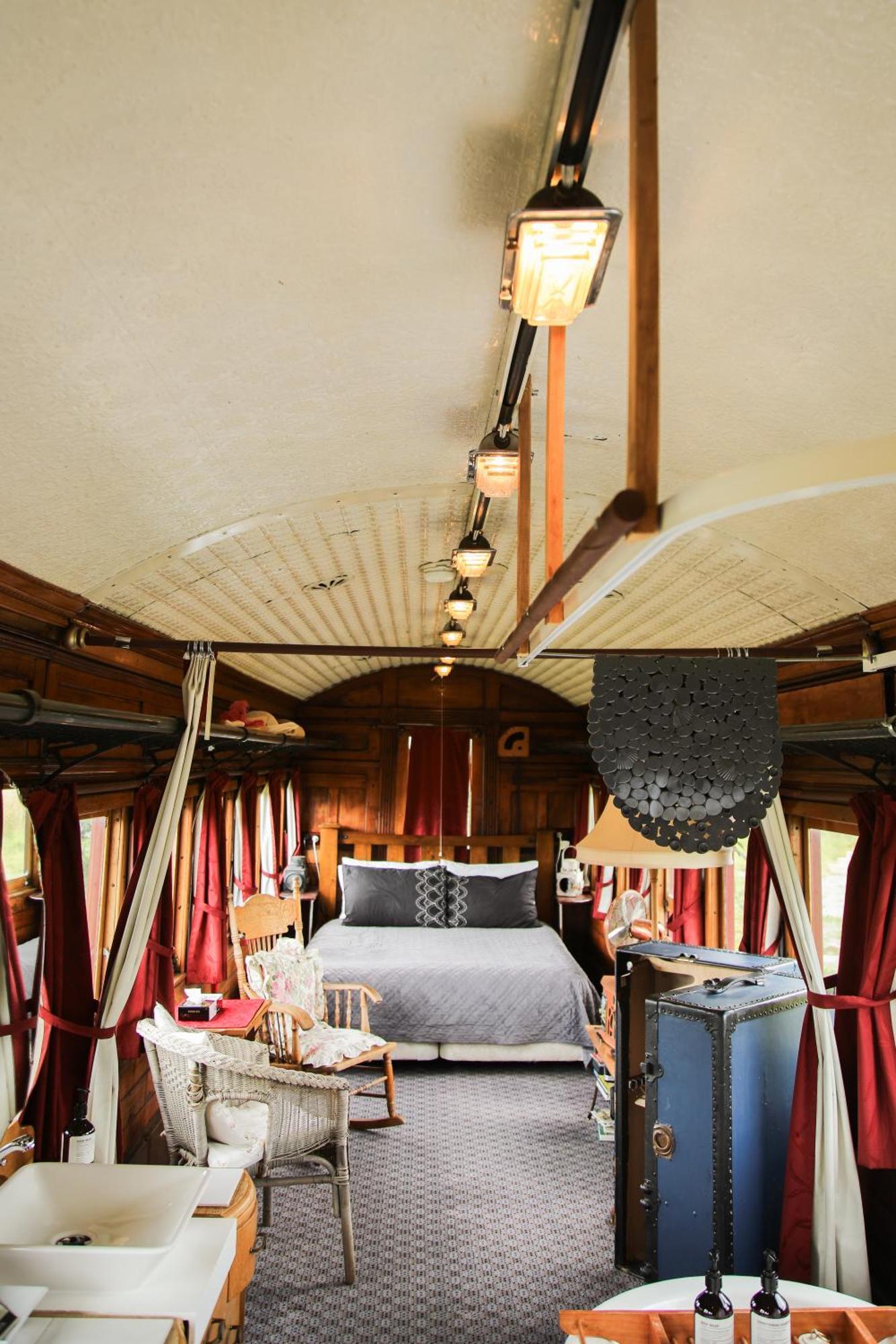 Te Anau Lodge Ngoại thất bức ảnh
