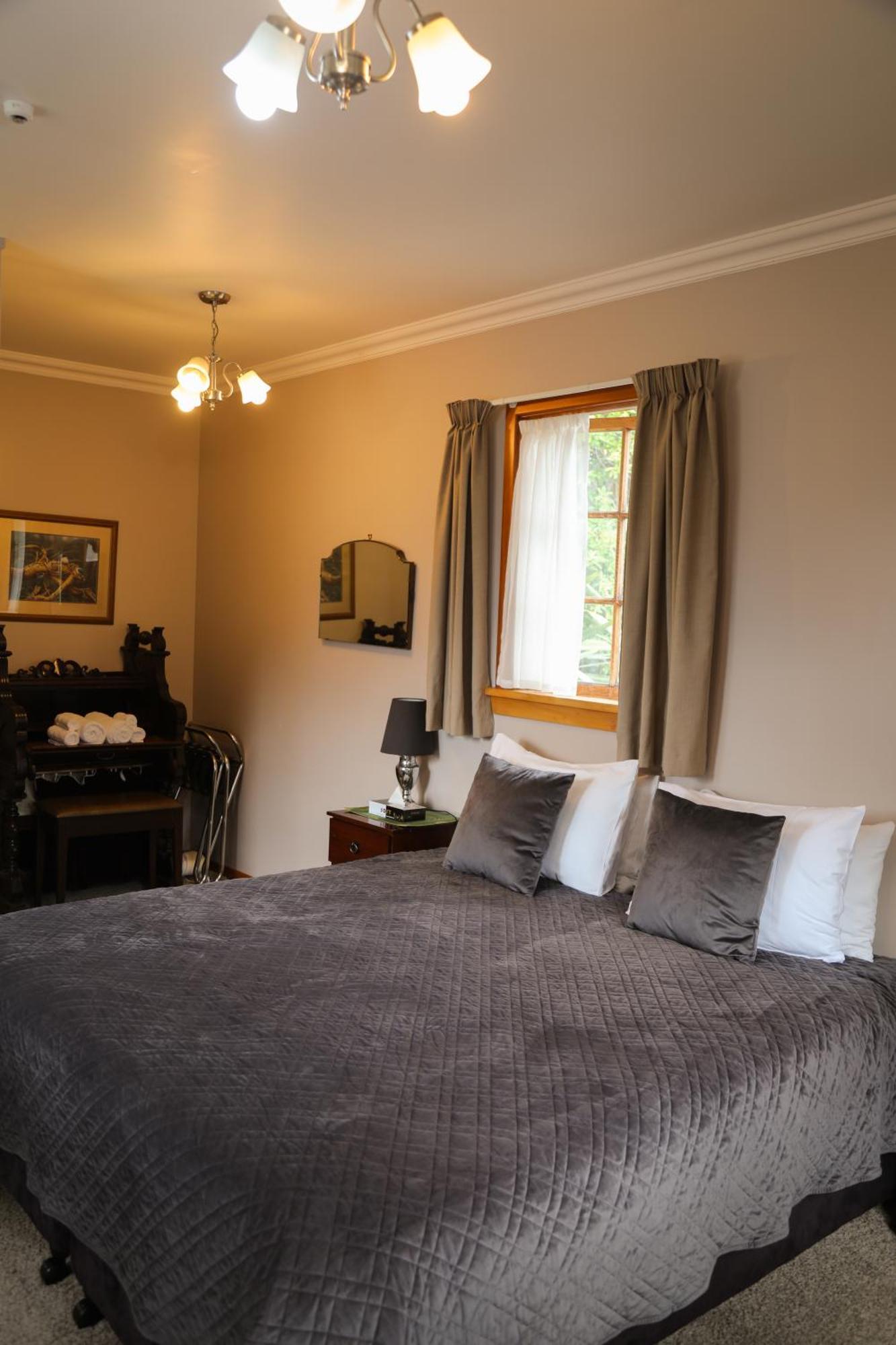 Te Anau Lodge Ngoại thất bức ảnh