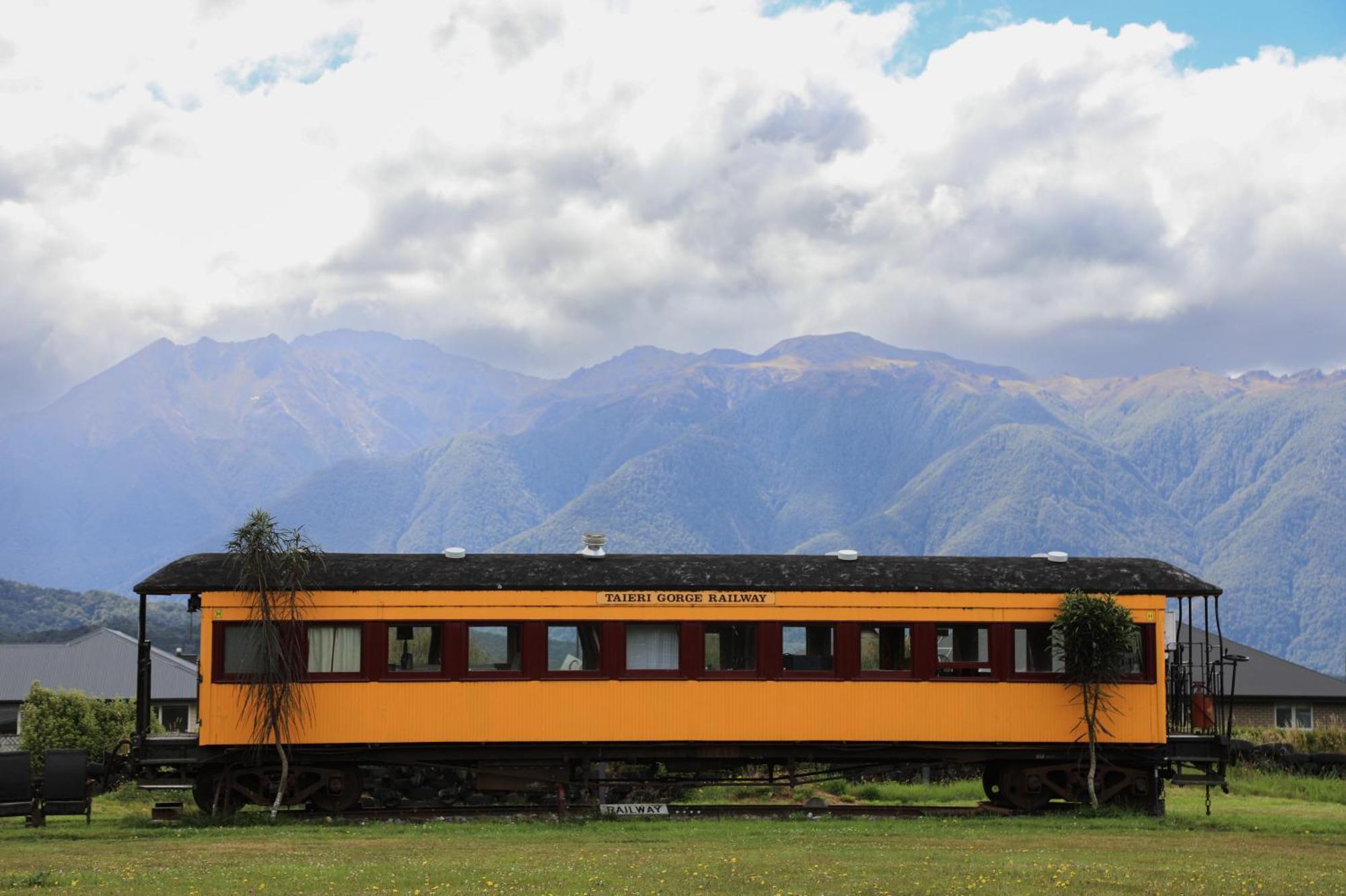 Te Anau Lodge Ngoại thất bức ảnh