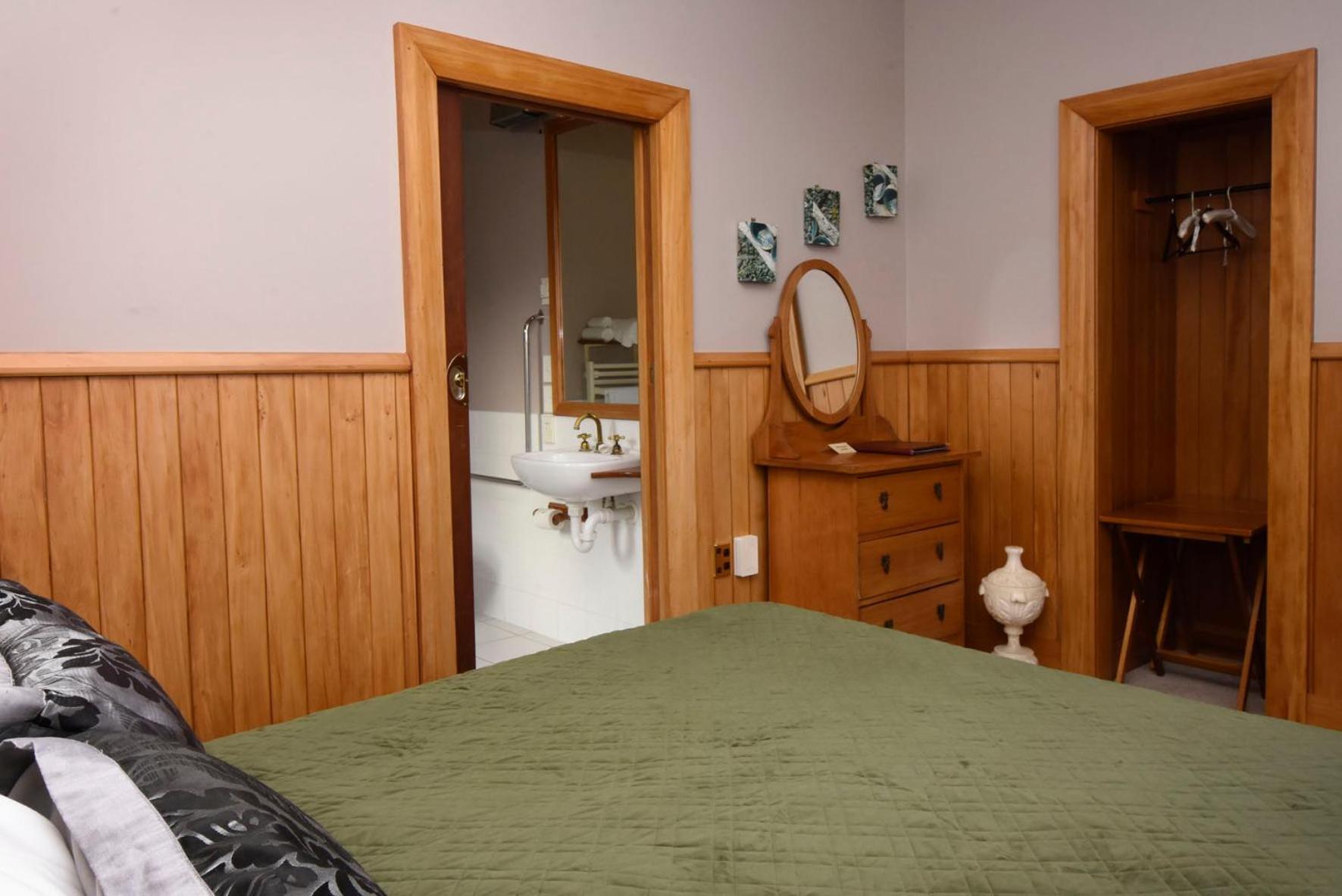 Te Anau Lodge Ngoại thất bức ảnh