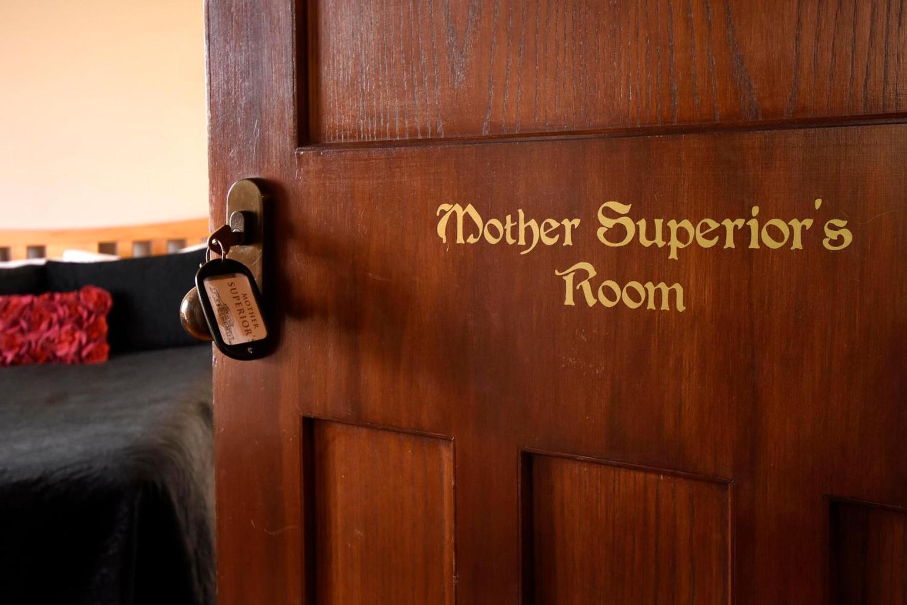 Te Anau Lodge Ngoại thất bức ảnh
